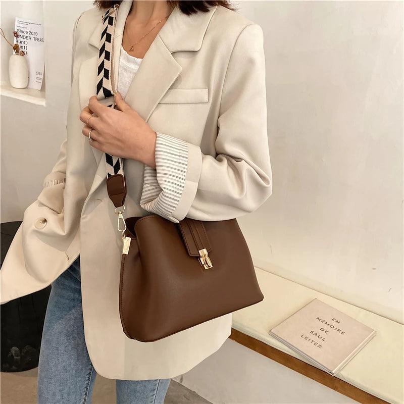 Bolsa Retrô de Couro - Wide Strap