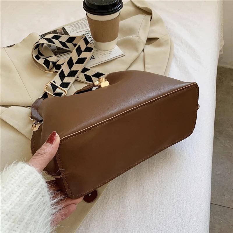 Bolsa Retrô de Couro - Wide Strap