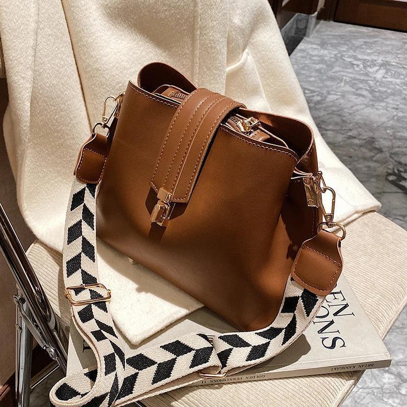 Bolsa Retrô de Couro - Wide Strap